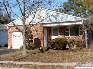 10 Chesterfield Ct, Toms River, NJ 08757