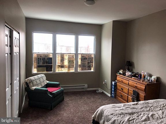 5th image of 1032 E Tioga St