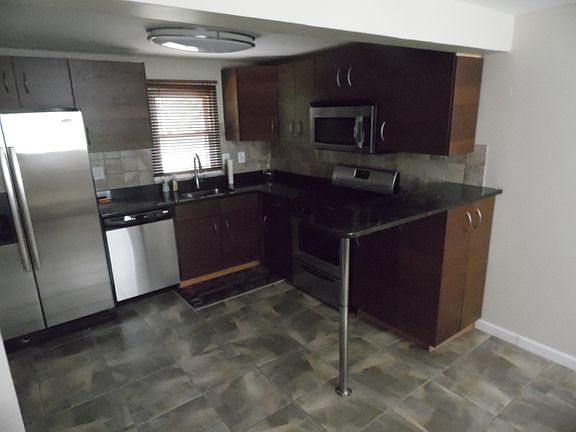 3rd image of 4513 Hendricks Dr
