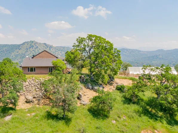 47349 Creekside Road, Squaw Valley, CA 93675
