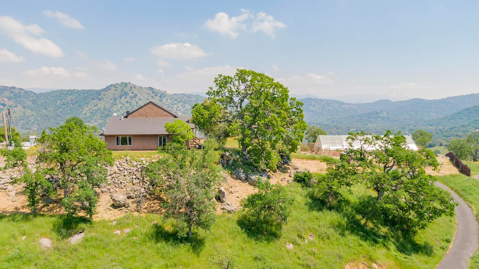 47349 Creekside Road photo 1