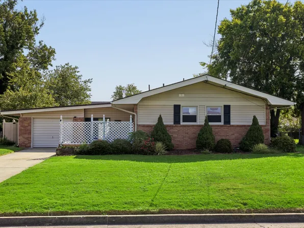 19 Prince James Dr, Hampton, VA 23669