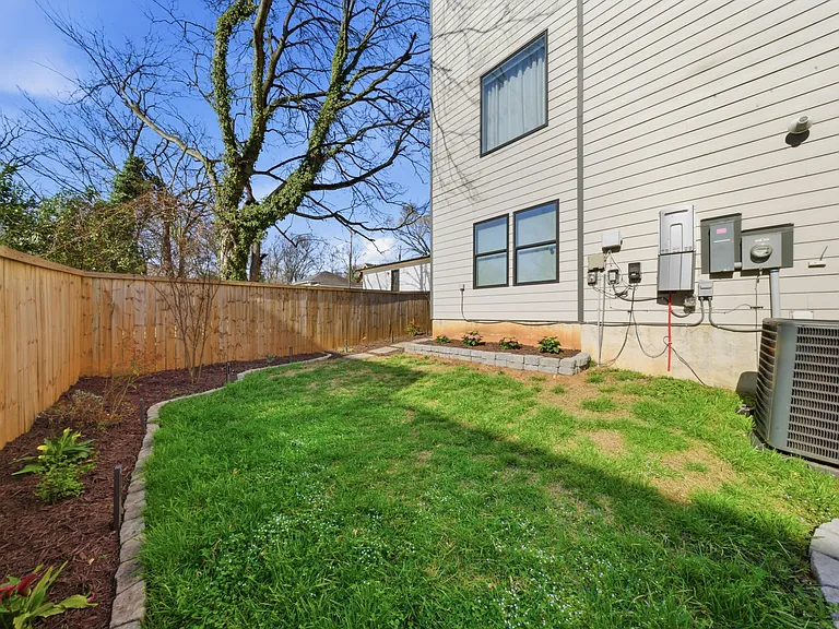 1602 Julia Maulden Pl — Photo 41