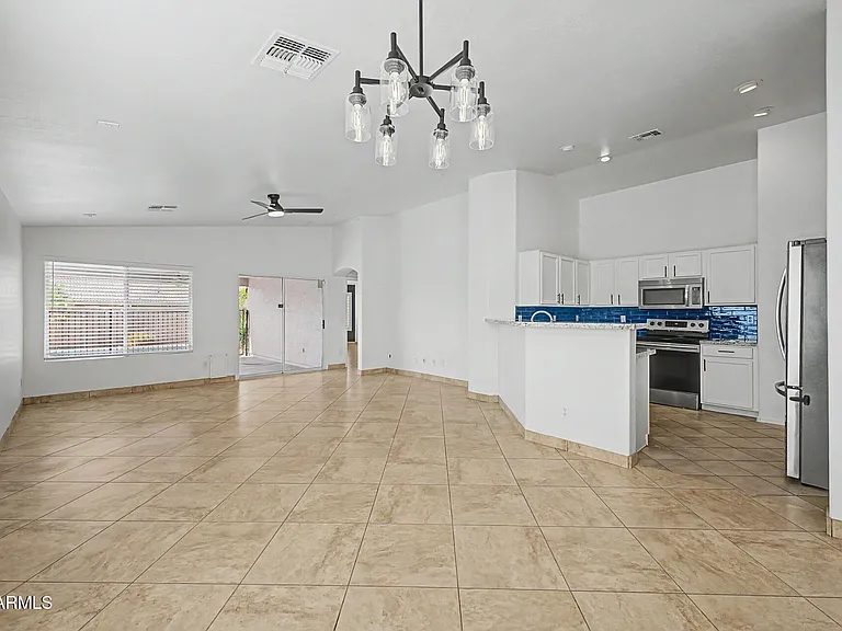 15337 W Poinsettia Dr — Photo 7