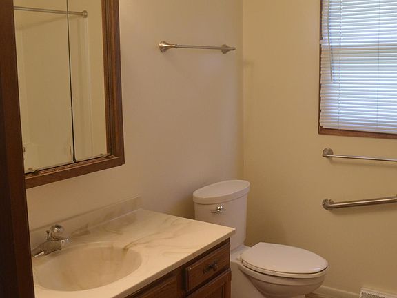 2nd image of 4107 Beach St
