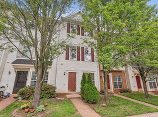 2418 Dew Meadow Ct, Herndon, VA 20171