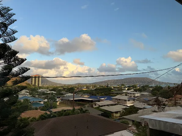 292 Moomuku Pl #A, Honolulu, HI 96821