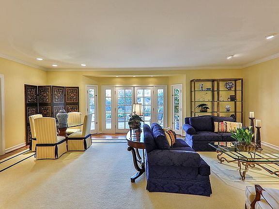 2nd image of 840 New Orleans Ct