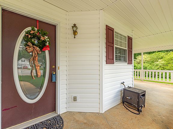 3rd image of 55 Woodland Dr