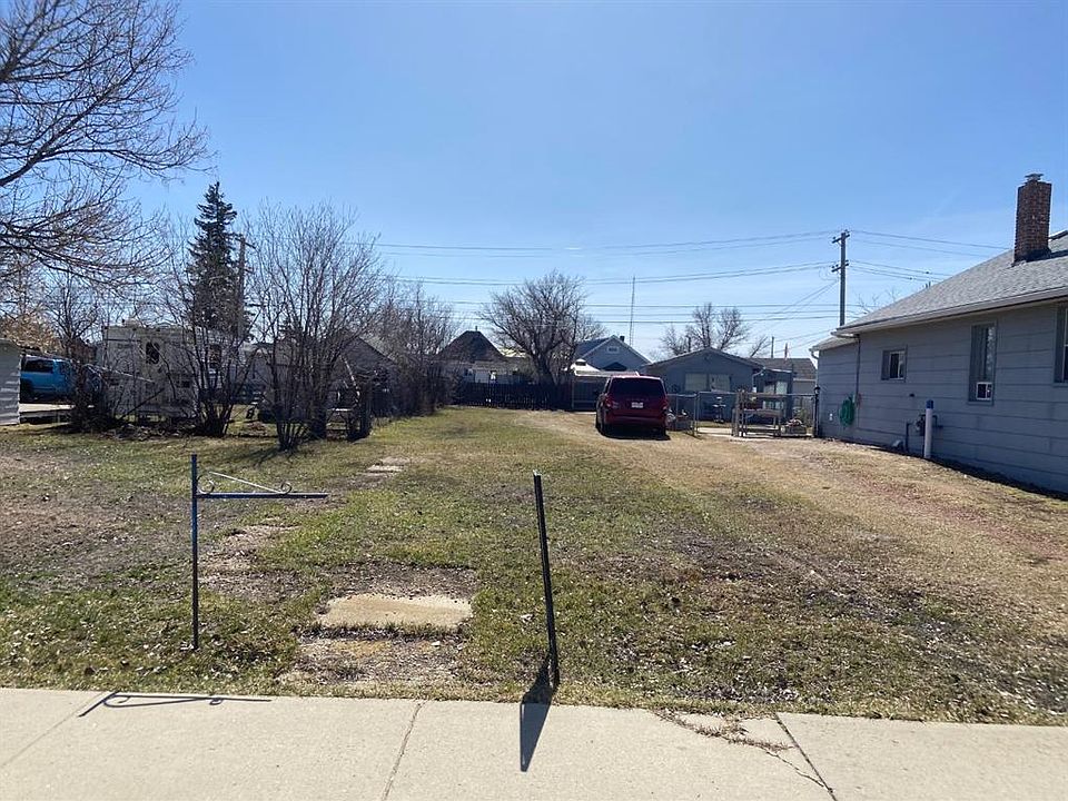 2nd image of 203 2nd Ave E