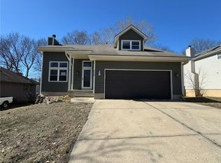 3308 Bryn Mawr Dr, Independence, MO 64057