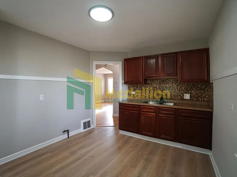9858 S Drexel Ave — Photo 9