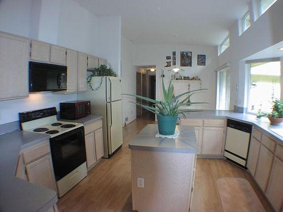 3rd image of 29328 Beach Dr NE