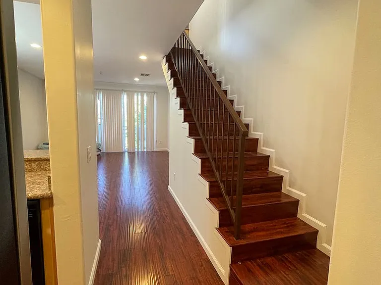 5330 Satsuma Ave — Photo 26