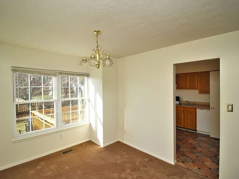 72 Stone Park Pl — Photo 6