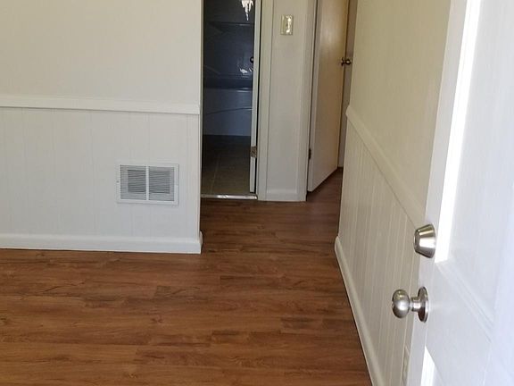 3rd image of 527 N Brown St