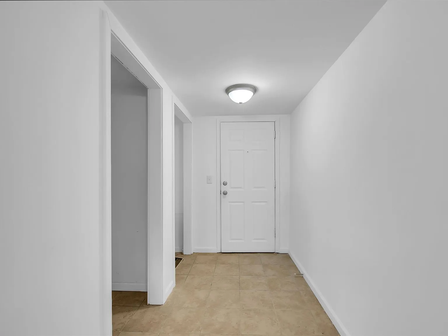 1 bed, 1.0 bath, 700 sqft, $900 — Photo 3