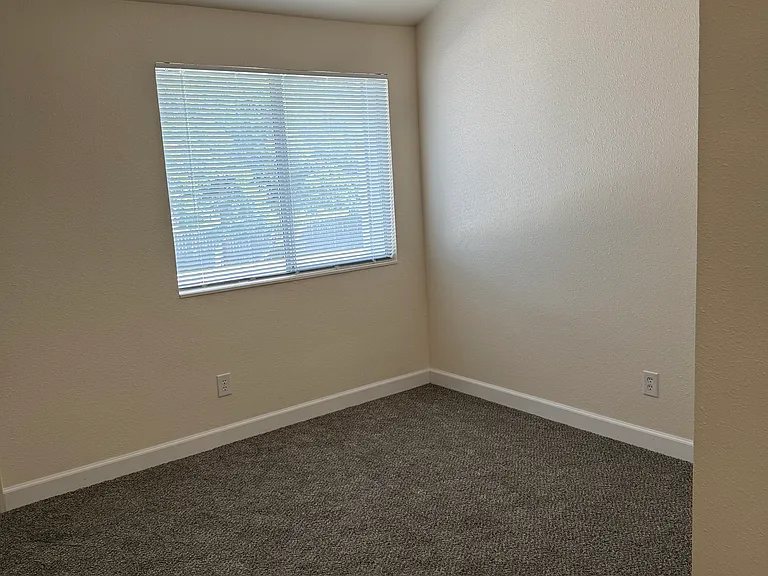 619 24th St SE #619 — Photo 6