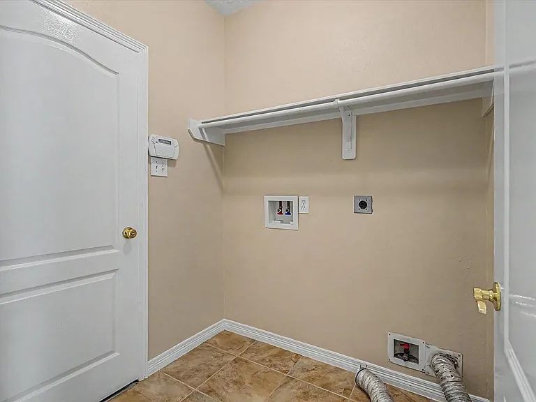 3030 Peerless Pass Ct — Photo 36