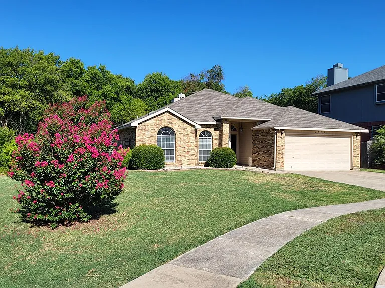 3519 Daisy Ln — Photo 3