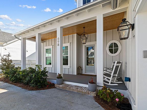 2nd image of 698 Medley St