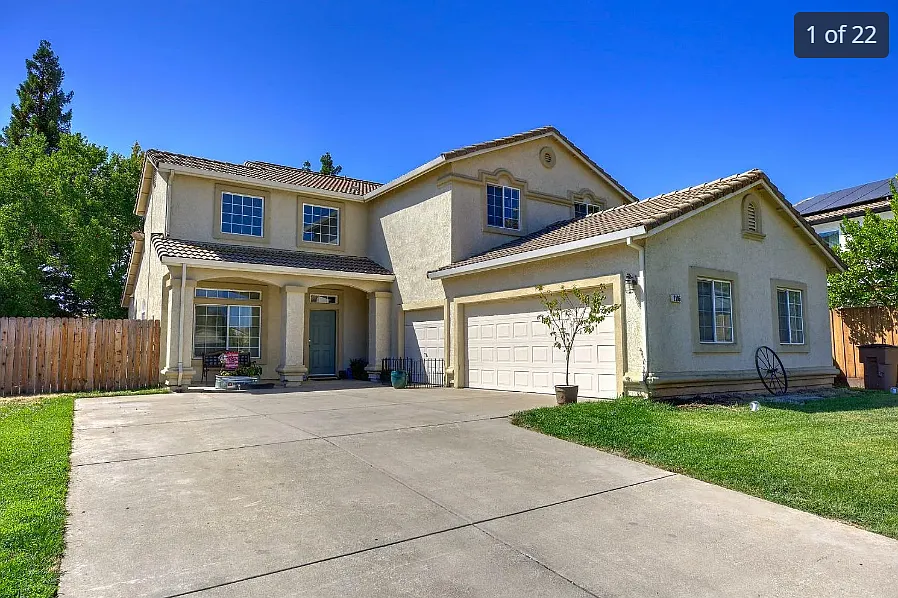 6 bed, 2460 sqft, $810 — Photo 1