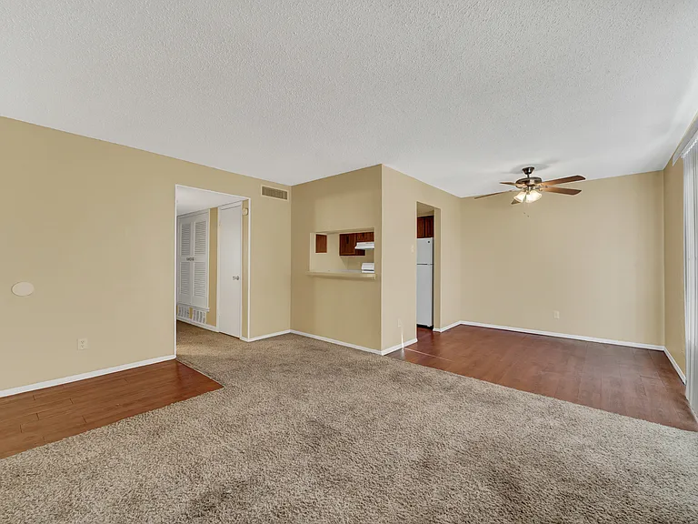 Vista Ventana Apartments — Photo 11