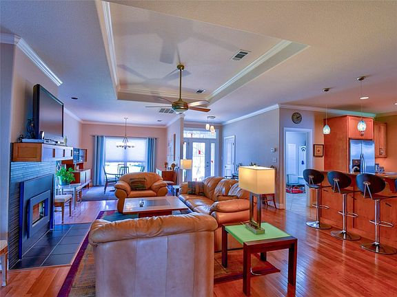 4th image of 216 Lakeview