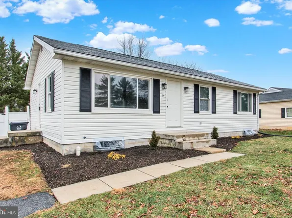 39 Elk Dr, Hanover, PA 17331