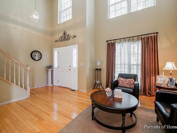 Double Story Entry & Living Room = A Grand Presence!