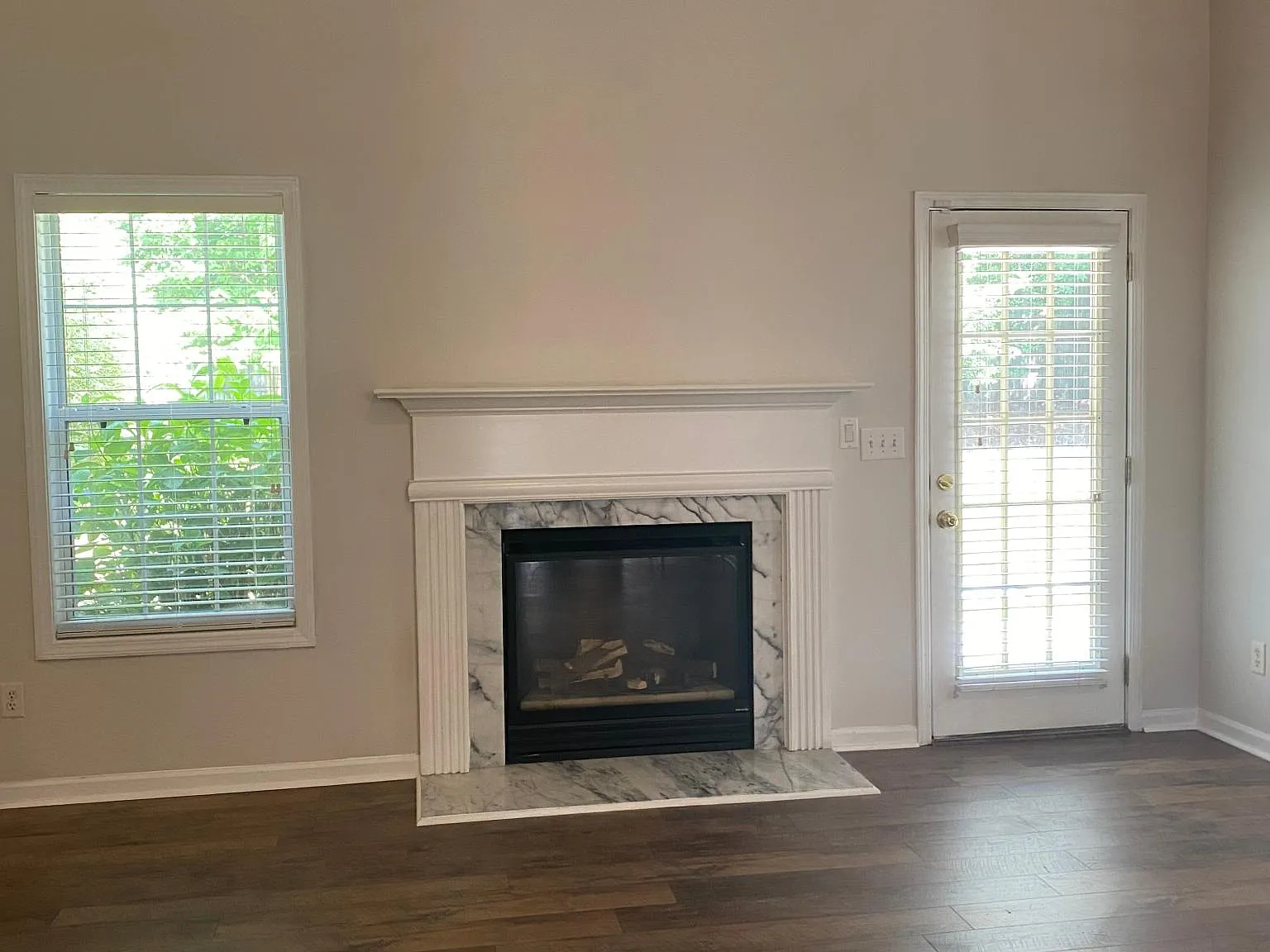 12222 Crestwood Ct — Photo 3