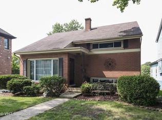 606 S Cedar Ave, Elmhurst, IL 60126