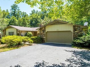 209 Lichen Ln, Hendersonville, NC 28791