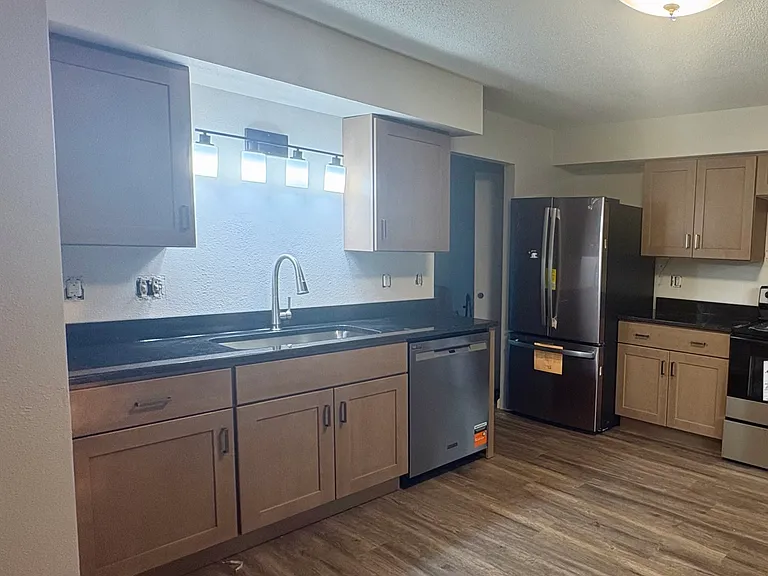 1507 S Olde Hickory Rd — Photo 3