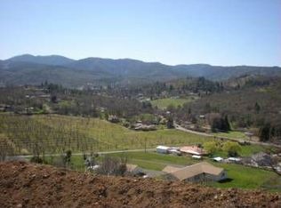 3195 Surrey Dr, Medford, OR 97501