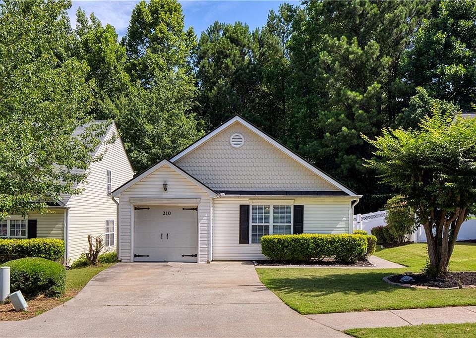 1st image of 210 Woodland Way