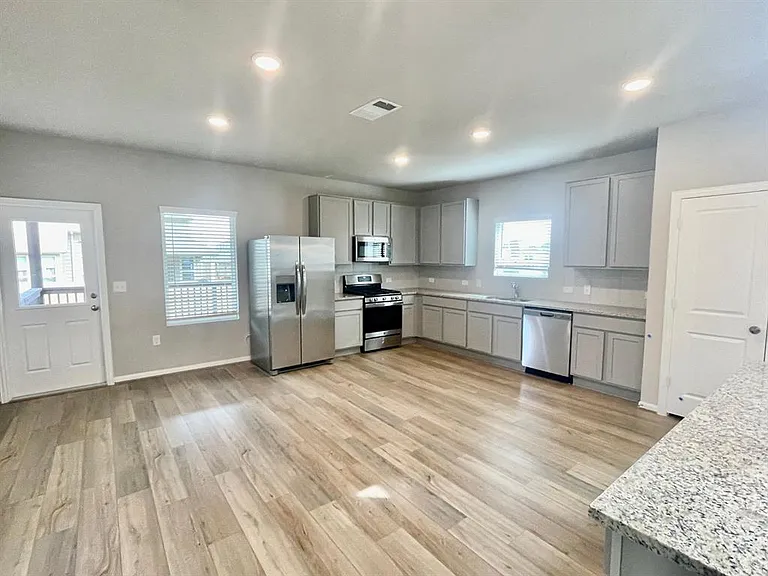 6708 Covina Ln — Photo 3