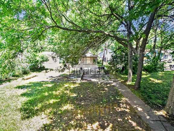 3rd image of 1458 W Congress Ave