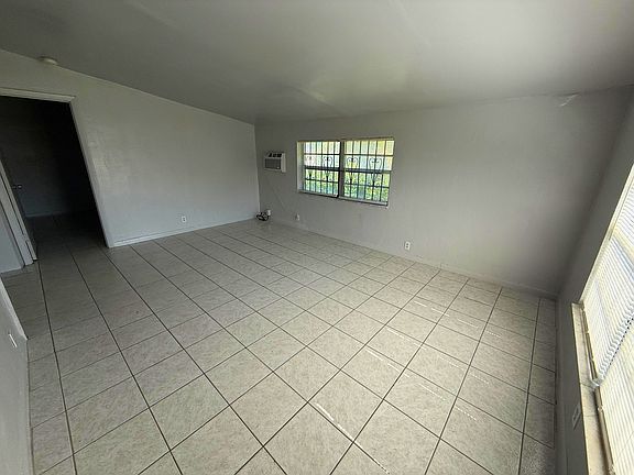 4th image of 17921 NW 5th Ave