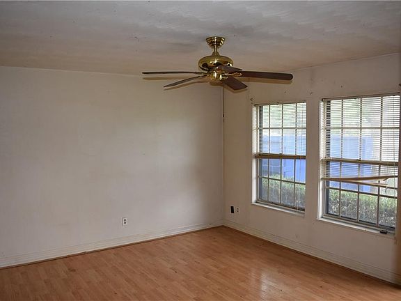 3rd image of 514 Lake Park Ave