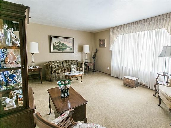 3rd image of 4804 Robert Dr