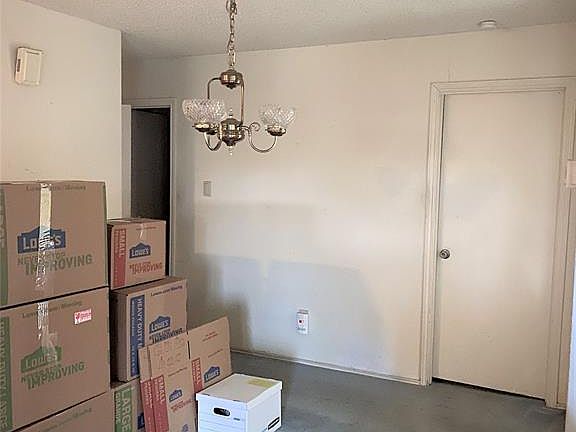 4th image of 2610 W Wentwood Dr