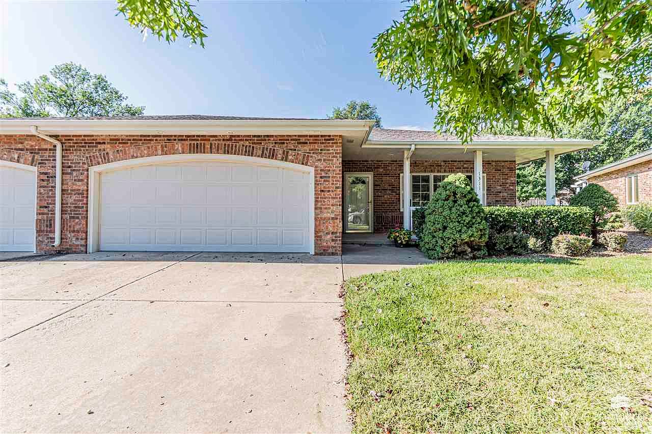 1311 NW 5th St, Abilene, KS 67410 | Zillow