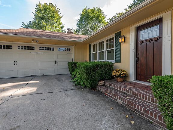 3rd image of 2450 E Rock Creek Dr