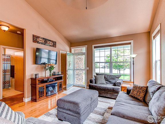 4th image of 742 Gateway Park Ln