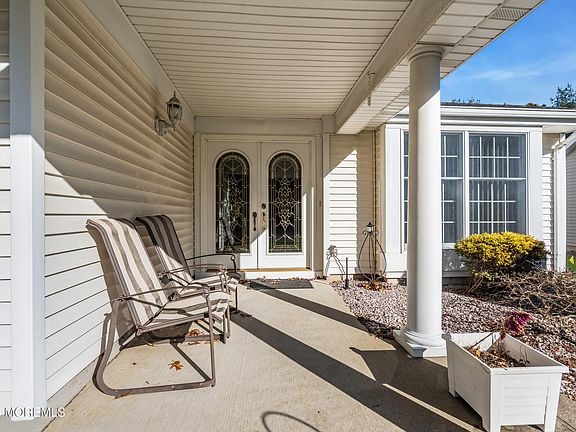 3rd image of 509 Waterford Drive