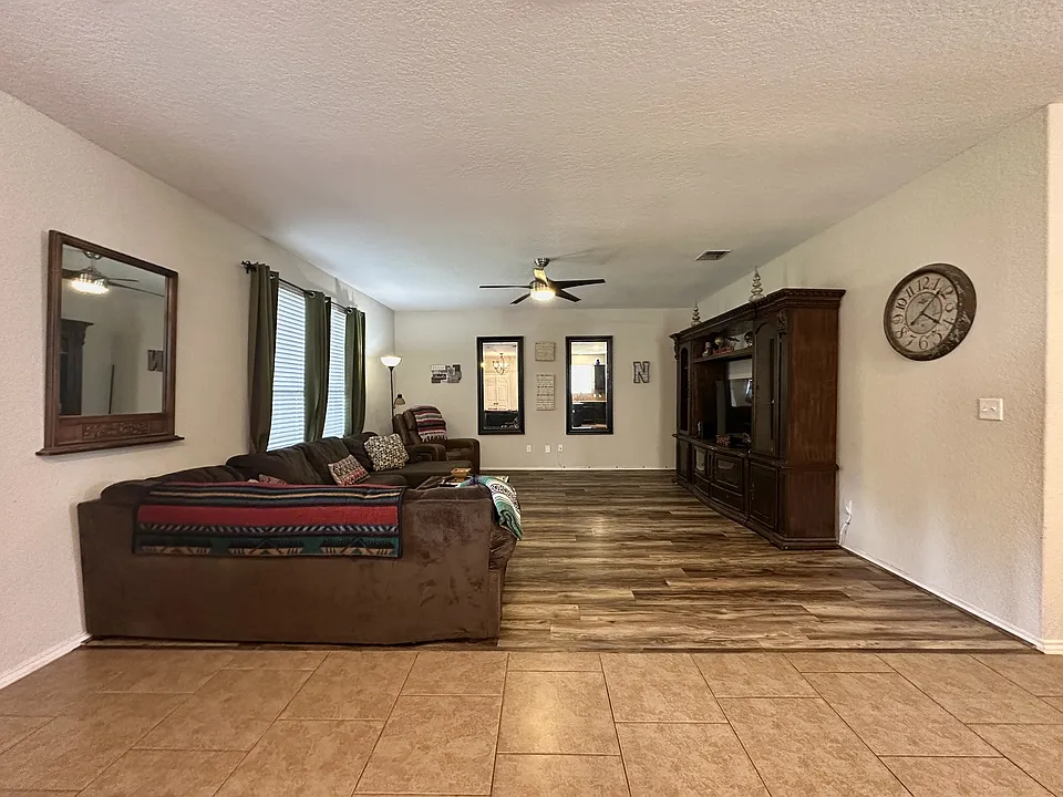 8842 Silver City