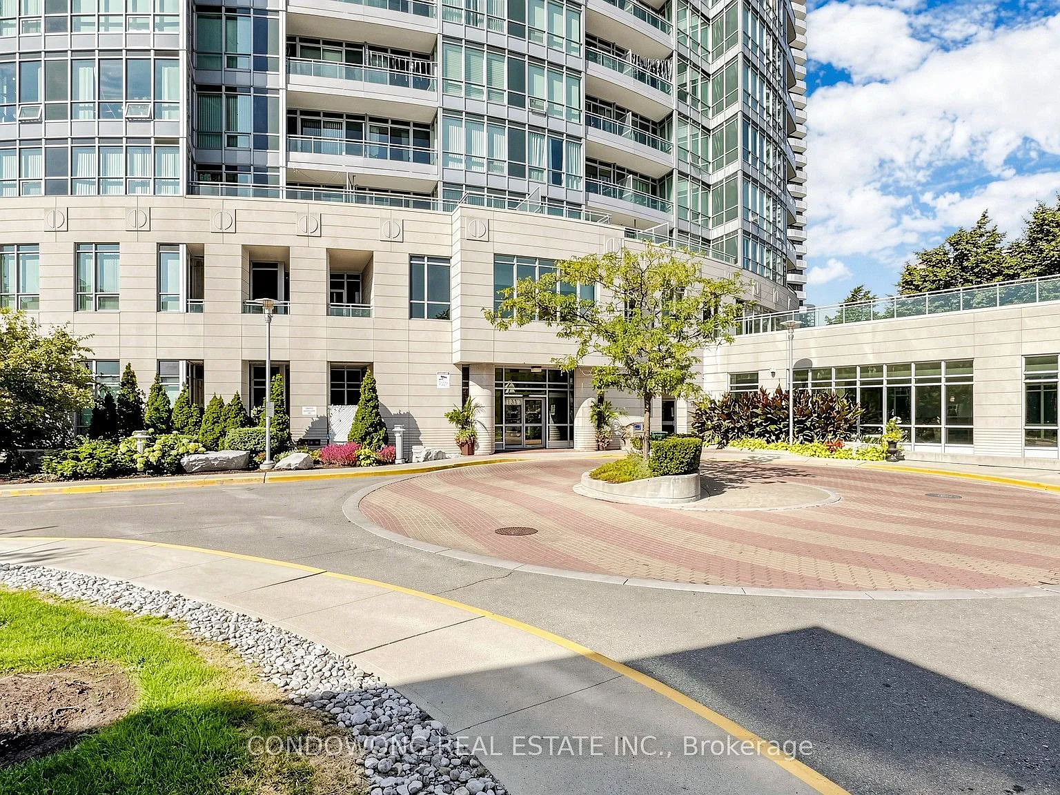 2 bed, $2,400 — Photo 2