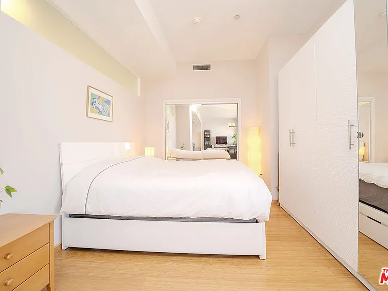 1100 Wilshire Blvd #3001 — Photo 11