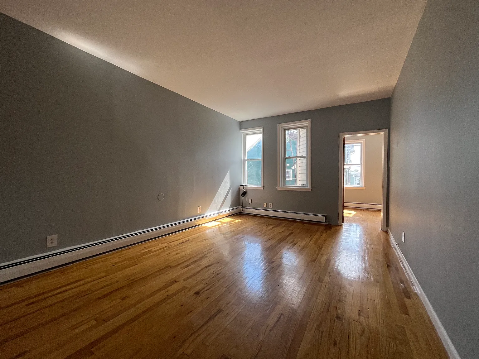 1048 Broadway — Photo 4